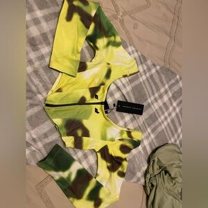 Stylish Women's Camouflage Crop Top